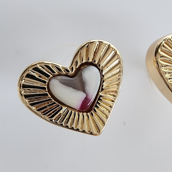 NEW Small Heart Boho Gold Stud Earrings Celluloid - Picture 4 of 8